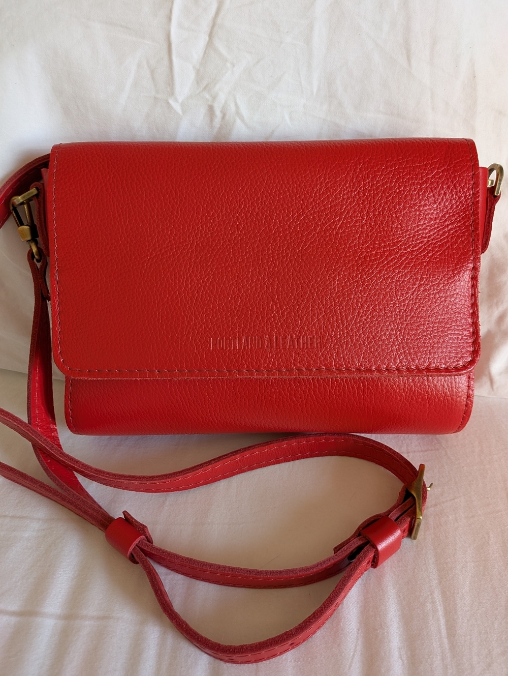 Portland Leather Medium Metro Poppy Red